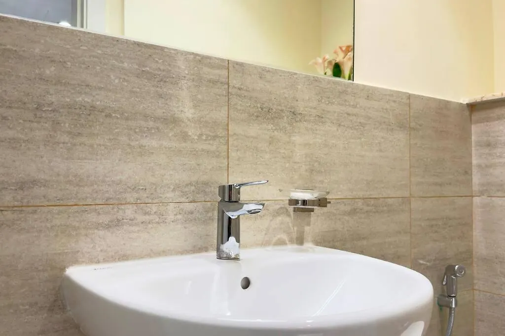 Daisy 1Br Oasis Comfort For Up To 3 Guests Абу-Даби
